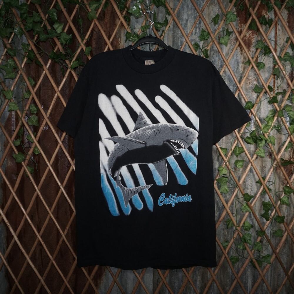 XL - Vintage Y2K Delta T-Shirts california shark stripes